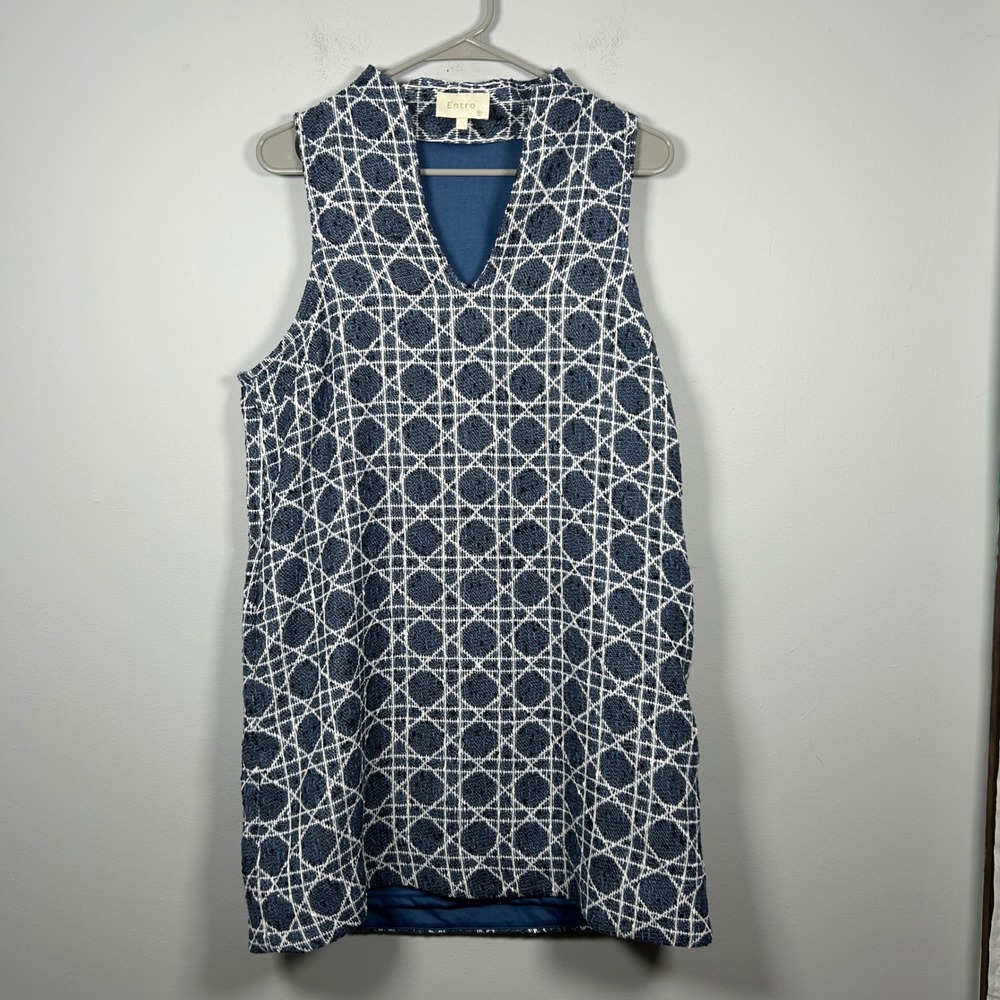 Entro Shift Dress Womens Medium Blue White Geometric Lattice V-Neck Sleeveless